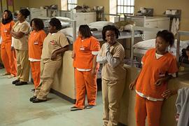 女子监狱第一季完整版 图3