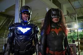 蝙蝠女侠第一季第二季插曲 图1