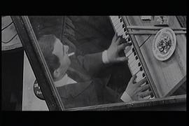 射杀钢琴师1960下载 图9