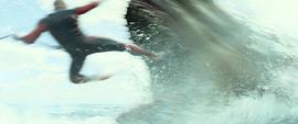 巨齿鲨3预告片 图2